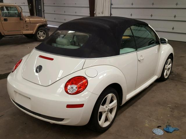 3VWFF31Y67M416783 - 2007 VOLKSWAGEN NEW BEETLE თეთრი ფოტო 4