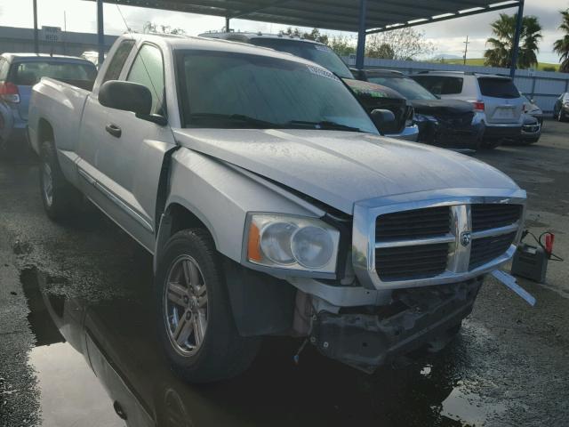 1D7HE52N17S214980 - 2007 DODGE DAKOTA LAR SILVER photo 1