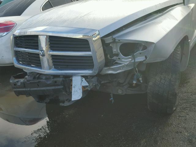 1D7HE52N17S214980 - 2007 DODGE DAKOTA LAR SILVER photo 9