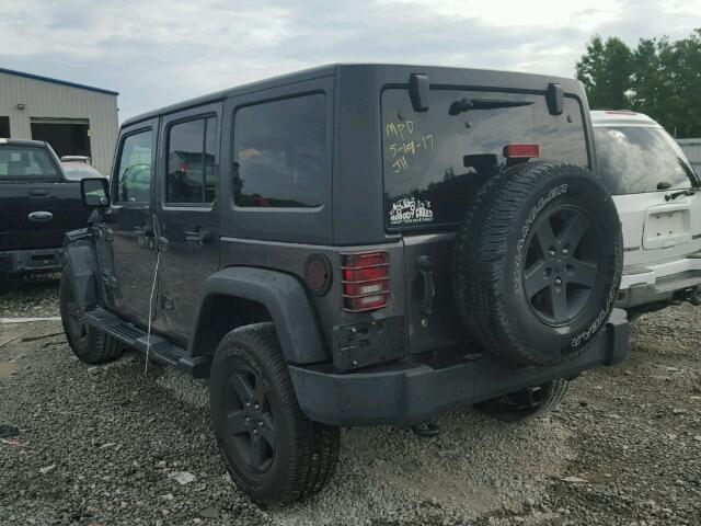 1C4BJWDG0GL167452 - 2016 JEEP WRANGLER U GRAY photo 3