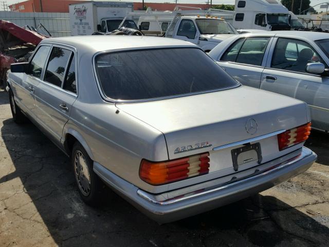 WDBCA35E2LA507348 - 1990 MERCEDES-BENZ 420 SEL SILVER photo 3