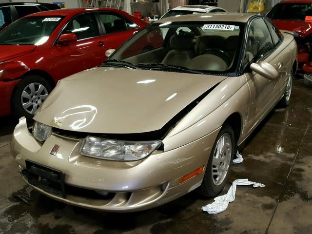 1G8ZY1279XZ327495 - 1999 SATURN SC2 GOLD photo 2
