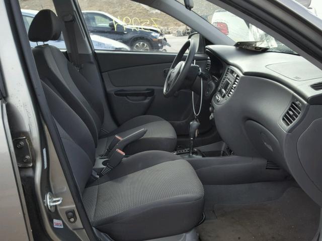 KNADH4A38A6647302 - 2010 KIA RIO LX GRAY photo 5