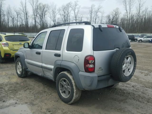 1J4GL48K35W602697 - 2005 JEEP LIBERTY SP GRAY photo 3