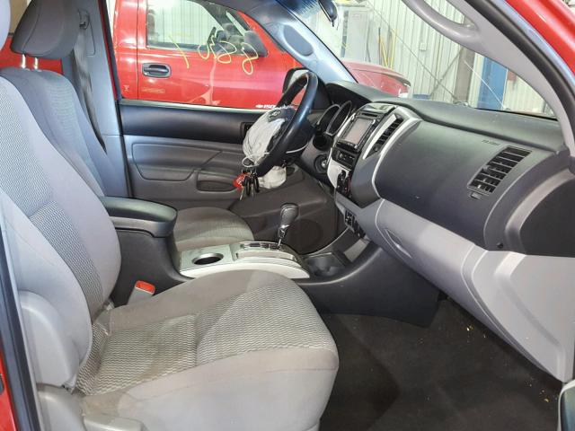 5TFLU4EN8EX090297 - 2014 TOYOTA TACOMA DOU 红色 照片 5