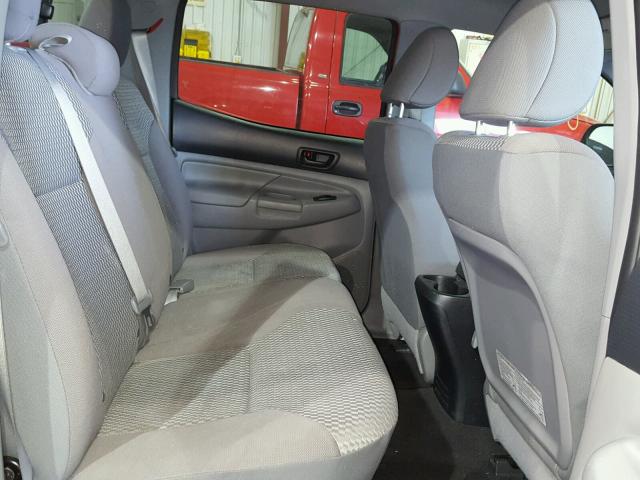 5TFLU4EN8EX090297 - 2014 TOYOTA TACOMA DOU 红色 照片 6