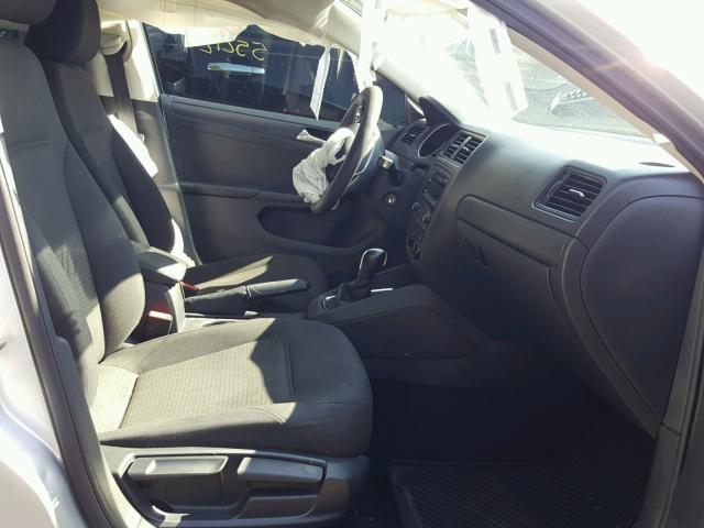 3VW2K7AJ7FM212366 - 2015 VOLKSWAGEN JETTA BASE 银色 照片 5