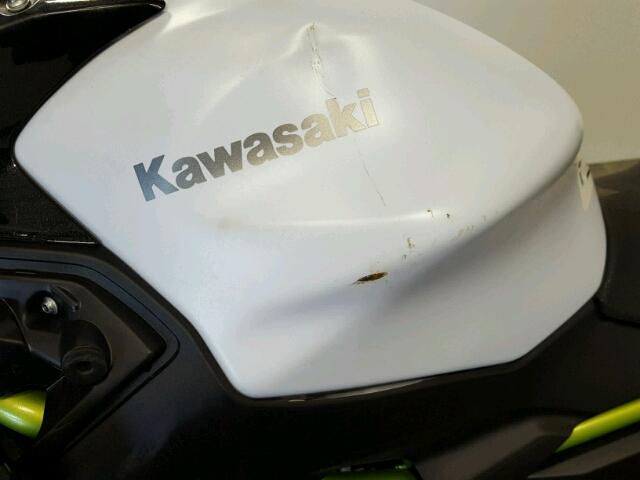 JKAEREG19HDA02001 - 2017 KAWASAKI ER650 G WHITE photo 19