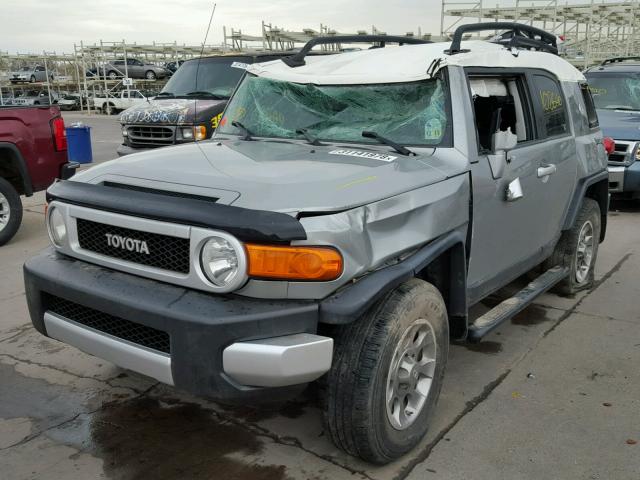 JTEBU4BF9BK111347 - 2011 TOYOTA FJ CRUISER SILVER photo 2