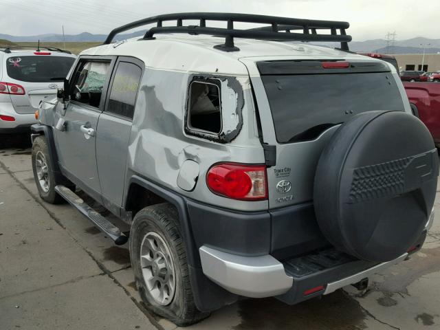 JTEBU4BF9BK111347 - 2011 TOYOTA FJ CRUISER SILVER photo 3