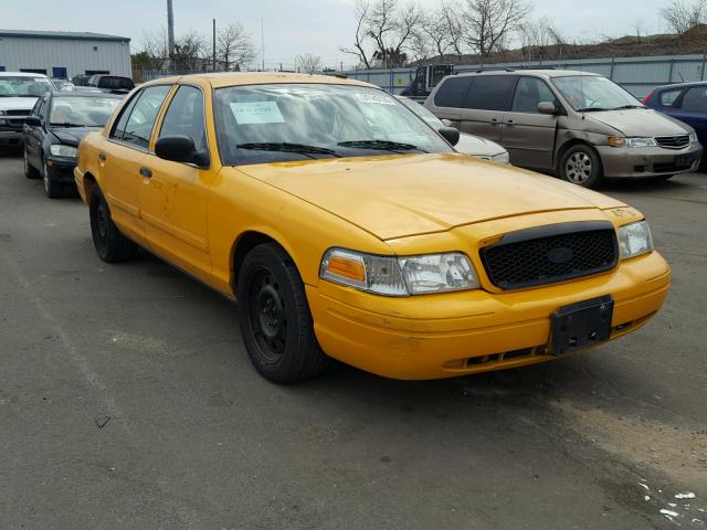 2FABP7AV9BX143269 - 2011 FORD CROWN VICT YELLOW photo 1