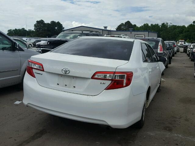 4T1BF1FK4DU217938 - 2013 TOYOTA CAMRY L/SE WHITE photo 4