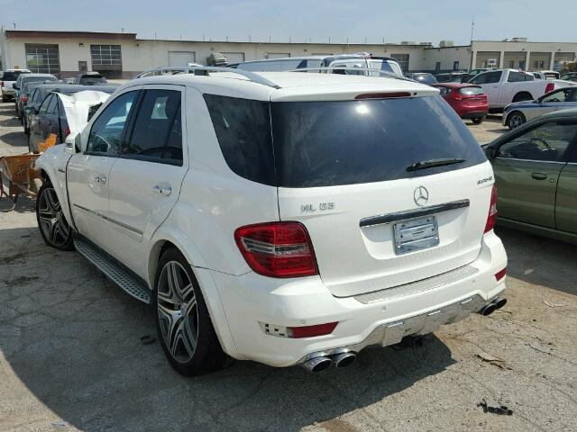 4JGBB7HB6BA661056 - 2011 MERCEDES-BENZ ML 63 AMG CREAM photo 3