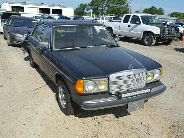 WDBA33A4DB035976 - 1983 MERCEDES-BENZ 300 BLACK photo 1