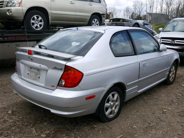 KMHCG35C75U331893 - 2005 HYUNDAI ACCENT GS SILVER photo 4