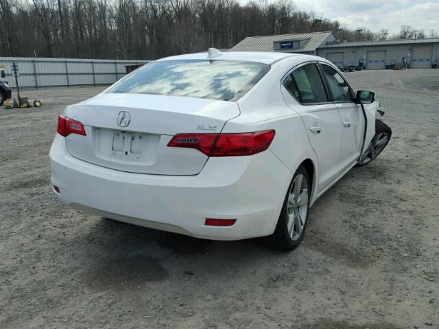 19VDE1F75EE002962 - 2014 ACURA ILX 20 TEC WHITE photo 4