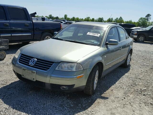 WVWPD63B33P108563 - 2003 VOLKSWAGEN PASSAT GLS GREEN photo 2