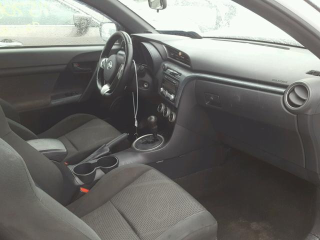 JTKJF5C72B3014663 - 2011 TOYOTA SCION TC 白色 照片 5