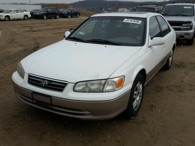 4T1BG22K11U846710 - 2001 TOYOTA CAMRY CE WHITE photo 2