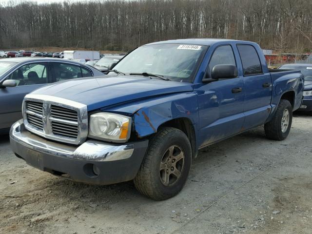 1D7HW48N55S306198 - 2005 DODGE DAKOTA QUA BLUE photo 2