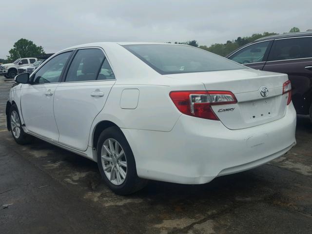 4T1BF1FK0DU246594 - 2013 TOYOTA CAMRY L WHITE photo 3