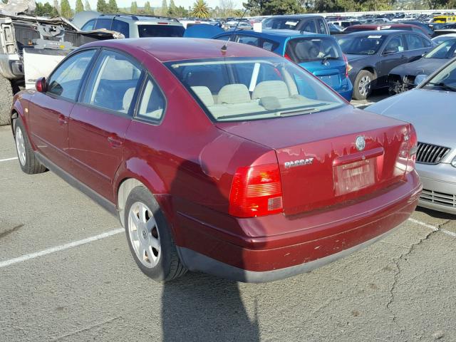 WVWMD63B4XE221152 - 1999 VOLKSWAGEN PASSAT GLS RED photo 3