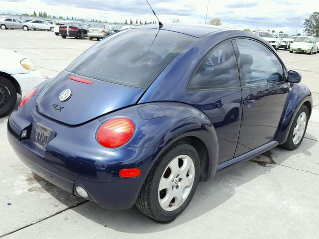 3VWCK21C82M416855 - 2002 VOLKSWAGEN NEW BEETLE 蓝色 照片 4