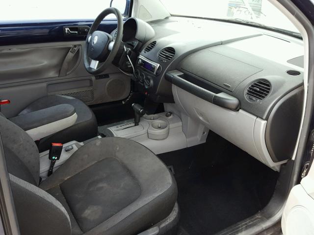 3VWCK21C82M416855 - 2002 VOLKSWAGEN NEW BEETLE 蓝色 照片 5