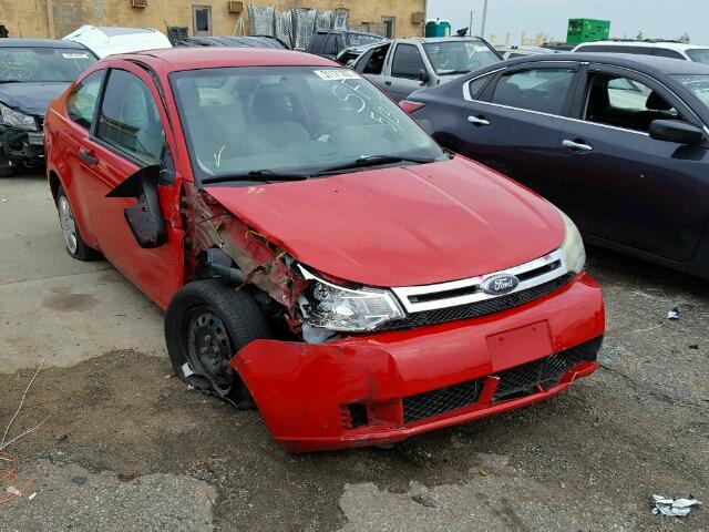 1FAHP32N58W194841 - 2008 FORD FOCUS S/SE RED photo 1