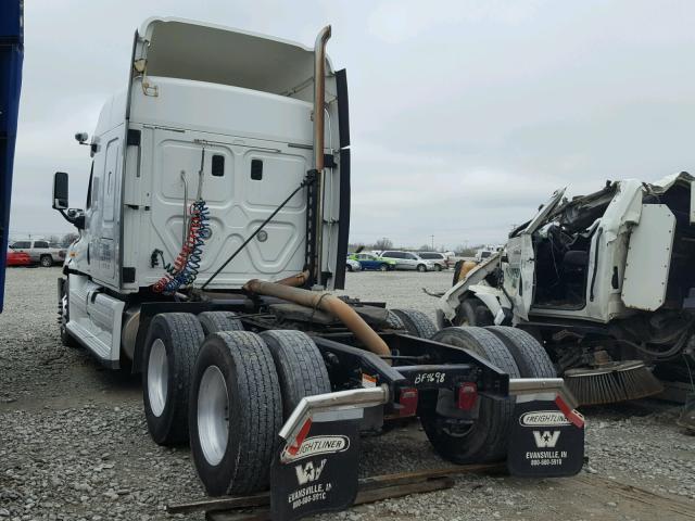 1FUJGLDR9CSBF4698 - 2012 FREIGHTLINER CASCADIA 1 WHITE photo 3