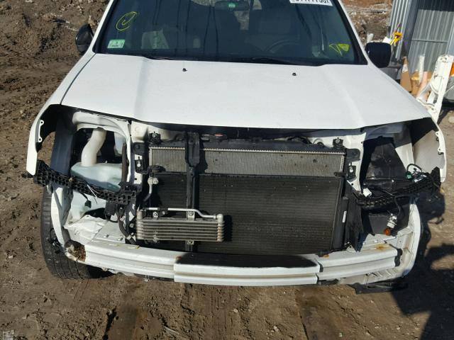 5FNYF4H24FB064101 - 2015 HONDA PILOT LX WHITE photo 9