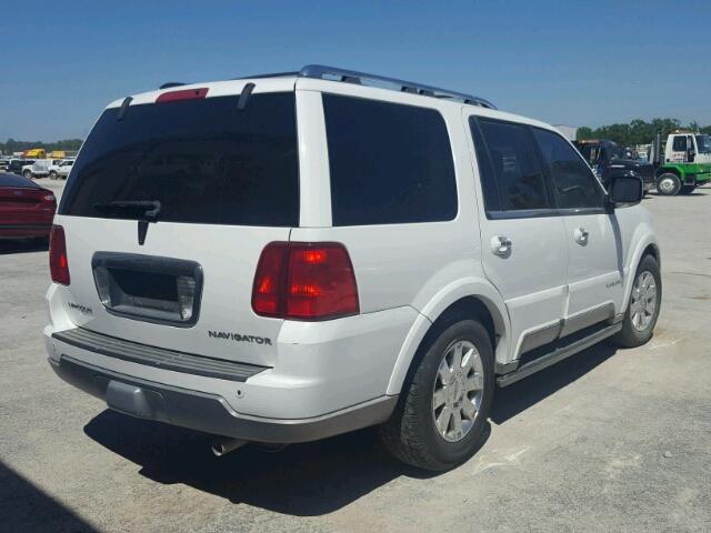 5LMFU27R74LJ19465 - 2004 LINCOLN NAVIGATOR თეთრი ფოტო 4