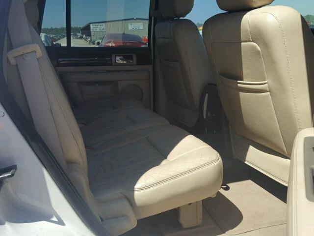 5LMFU27R74LJ19465 - 2004 LINCOLN NAVIGATOR თეთრი ფოტო 6