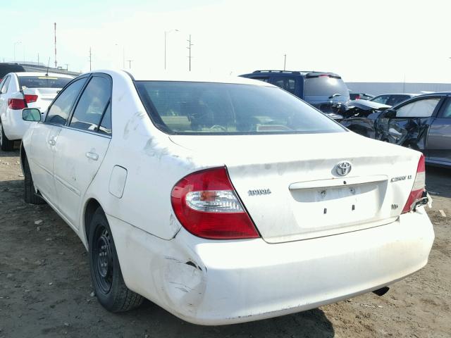 4T1BF32KX2U021257 - 2002 TOYOTA CAMRY LE WHITE photo 3