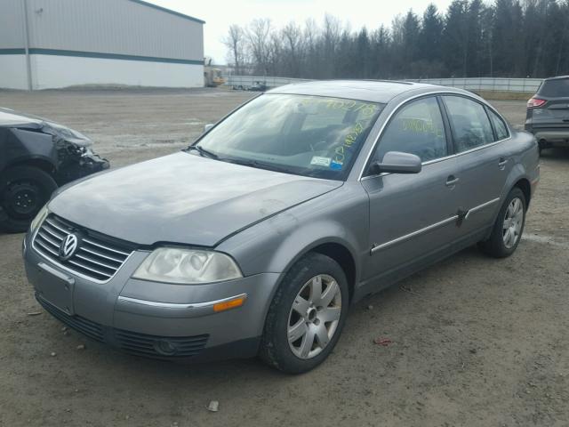 WVWAE63B85E062164 - 2005 VOLKSWAGEN PASSAT GLS GRAY photo 2