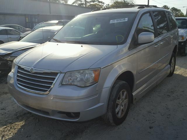 2A4RR5D10AR478739 - 2010 CHRYSLER TOWN & COU SILVER photo 2