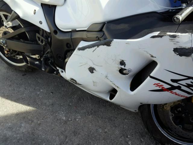 JS1GW71A652111431 - 2005 SUZUKI GSX1300 RK WHITE photo 7