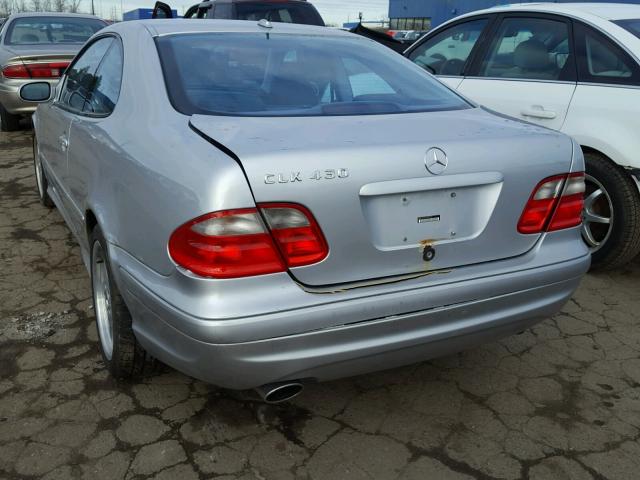 WDBLJ70G91T072751 - 2001 MERCEDES-BENZ CLK 430 SILVER photo 3