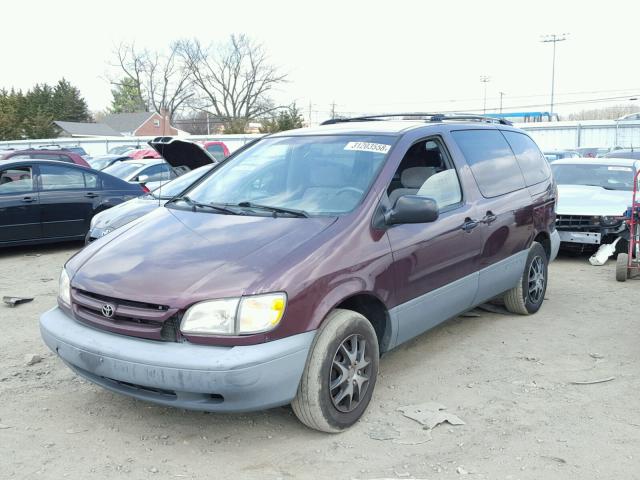 4T3ZF13C2WU013242 - 1998 TOYOTA SIENNA LE BURGUNDY photo 2