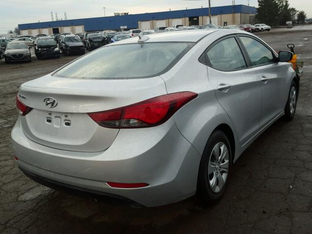 5NPDH4AE1GH718925 - 2016 HYUNDAI ELANTRA SE SILVER photo 4