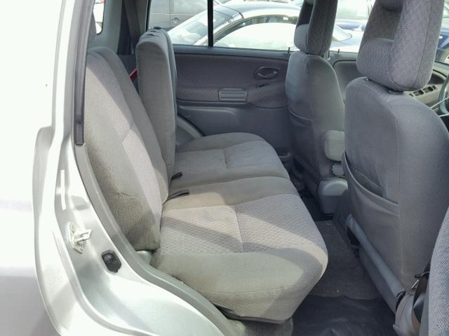 2CNBE13C926921676 - 2002 CHEVROLET TRACKER SILVER photo 6