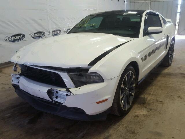 1ZVBP8CF9C5200379 - 2012 FORD MUSTANG GT WHITE photo 2