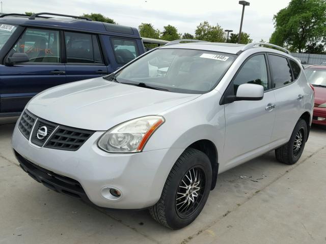 JN8AS5MT5AW028072 - 2010 NISSAN ROGUE S SILVER photo 2