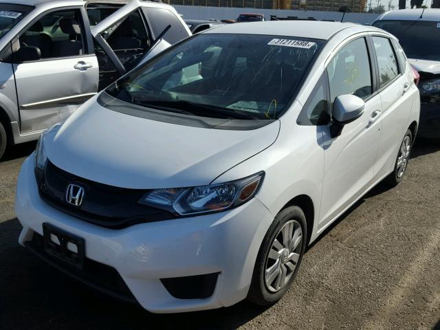 3HGGK5H59FM711502 - 2015 HONDA FIT LX WHITE photo 2