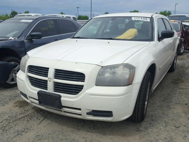 2D4FV47T06H416950 - 2006 DODGE MAGNUM SE WHITE photo 2