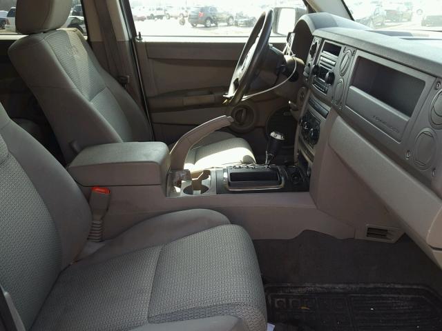 1J8HG48K77C670769 - 2007 JEEP COMMANDER TAN photo 5