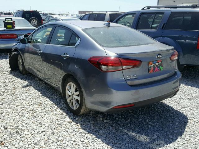 3KPFL4A74HE044073 - 2017 KIA FORTE LX GRAY photo 3