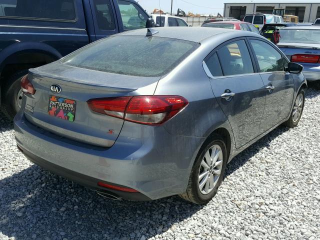 3KPFL4A74HE044073 - 2017 KIA FORTE LX GRAY photo 4