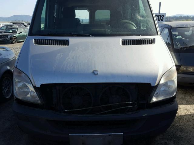 WCDPE745395375172 - 2009 FREIGHTLINER SPRINTER 2 SILVER photo 9