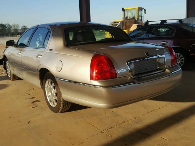 2LNBL8CV0BX756658 - 2011 LINCOLN TOWN CAR S SILVER photo 3